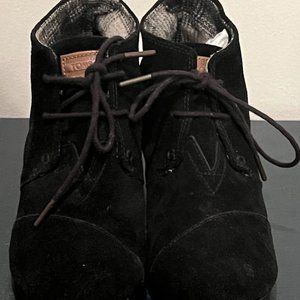 Tom's wedge ankle bootie suede black